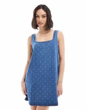 Джинсовое мини-платье ASOS DESIGN с принтом в горошек в средне-голубом цвете