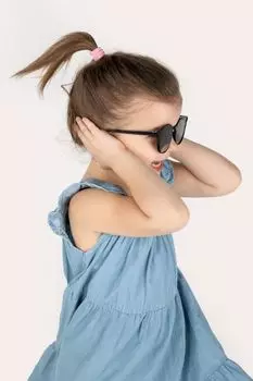 Джинсовое платье Coccodrillo синий с рюшами на рукавах и отстрочкой