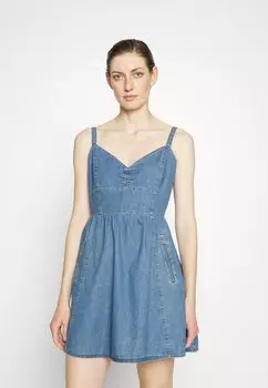 Джинсовое платье DKNY