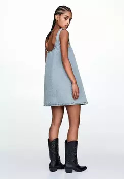 Джинсовое платье PULL&BEAR, светло-голубой деним