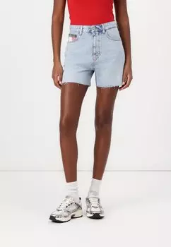 Джинсовые шорты MOM Tommy Jeans, цвет Denim Mid Light Blue