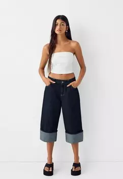 Джинсовые шорты WITH TURN HEMS BERMUDA Bershka, синий