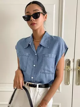 Джинсовый топ DAZY, двойные карманы, рукава «летучая мышь», пуговицы спереди, светлый джинсовый цвет.