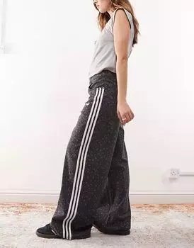 Джинсы Adidas Originals с широкими штанинами и черным леопардовым принтом