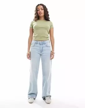 Джинсы Bershka Petite с высокой талией и широкими штанинами в стиле 90-х, очень светло-голубого цвета