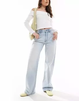 Джинсы Bershka с высокой талией и широкими штанинами в стиле 90-х, очень светло-голубого цвета