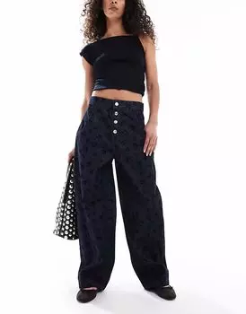Джинсы-бочонки ASOS DESIGN с мелким цветочным принтом