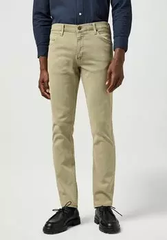 Джинсы GREENSBORO Wrangler, цвет Dark Tea