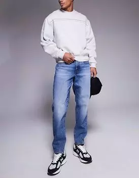 Джинсы-карроты ASOS DESIGN темно-синего цвета с потертостями