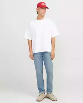 Джинсы классического кроя с мужскими карманами Jack & Jones, синий