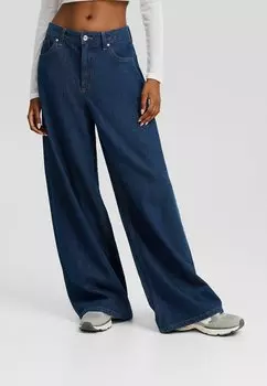 Джинсы-клеш Wide Bershka, цвет royal blue