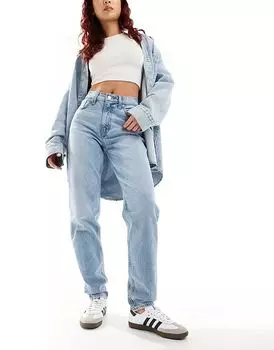 Джинсы mom fit 80-х годов светло-голубого цвета Levi's