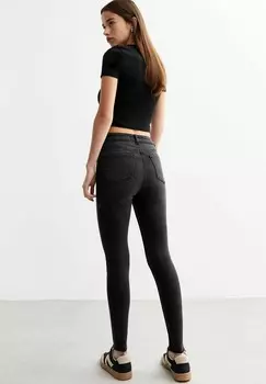 Джинсы облегающие HALLIE DISCO SUPER New Look, черный