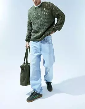 Джинсы прямого кроя Bershka голубого цвета в стиле 90-х годов