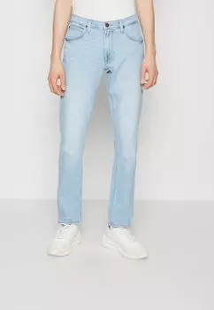 Джинсы прямого кроя DAREN Lee, светло-синий