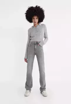 Джинсы прямого кроя Stradivarius, черный