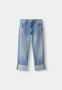 Джинсы прямого кроя WITH TURN UP HEMS Bershka, светло-голубой деним