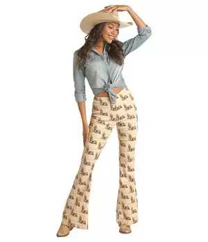 Джинсы Rock and Roll Cowgirl, High-Rise Bargain Bell Desert Scene Print Pull-On Flare in Beige RRWD6PRZUB