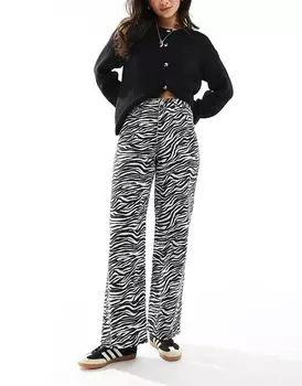 Джинсы широкого кроя с принтом зебра New Look