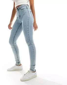 Джинсы-скинни Callie с высокой талией в светло-голубом цвете с эффектом кислотной стирки Noisy May