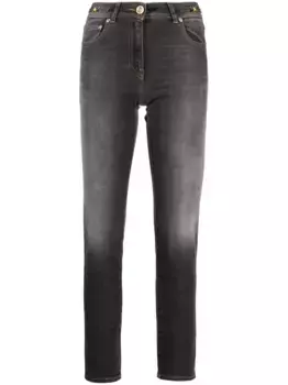 Джинсы скинни с эффектом потертости и декором Medusa VERSACE, серый