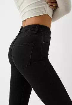 Джинсы скинни SUPER Bershka, черный