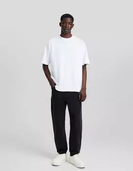 Джинсы свободного кроя Bershka, черный