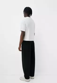 Джинсы свободного кроя Bershka, черный