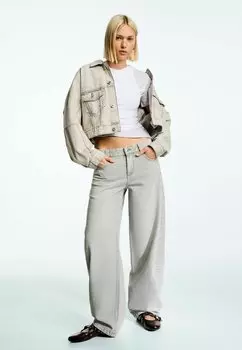 Джинсы свободного кроя Bershka, серый