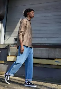 Джинсы свободного кроя Carhartt WIP LANDON PANT, цвет Blue Heavy Stone Wash