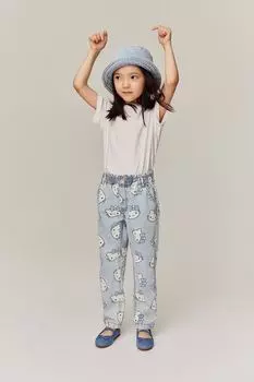Джинсы свободного кроя из бумажного пакета H&M, синий