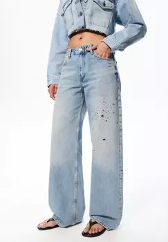 Джинсы свободного кроя STUDDED MID-RISE PULL&BEAR, цвет Light Blue Denim