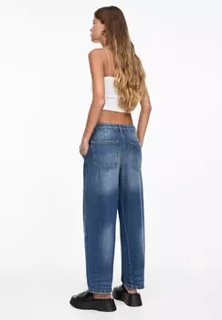 Джинсы свободного кроя WITH FRONT PULL&BEAR, темно-синий