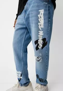 Джинсы свободного кроя WITH PRINT Bershka, светло-голубой деним