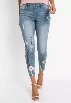Джинсы узкого кроя Mit Stickerei bonprix, цвет hellblau denim