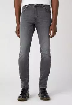 Джинсы узкого кроя Wrangler, черный