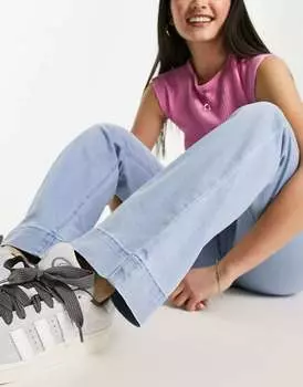 Джинсы Wrangler с завышенной талией и расклешенными передними карманами на западном побережье