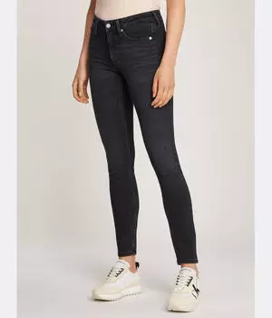 Джинсы женские Calvin Klein Jeans зауженные, черный