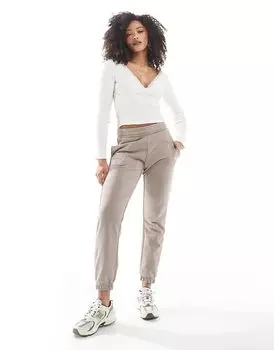 Джоггеры с вышитым логотипом New York серо-коричневого цвета New Era