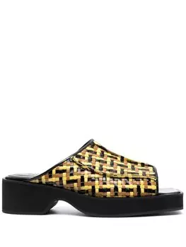 Eckhaus Latta плетеные сандалии, черный