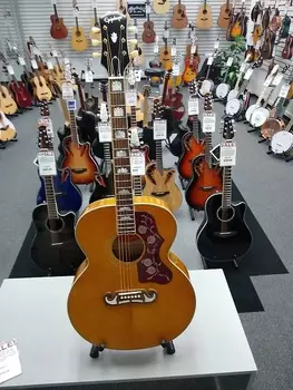 Epiphone вдохновлен Gibson J200 King of Flat-Tops Aged Antique Natural Gloss Inspired By Gibson J200 King of Flat-Tops Aged