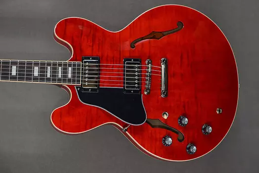 ES-335 Фигурная левая рука - Вишня 60-х Gibson ES-335 Left Hand - 60's Cherry