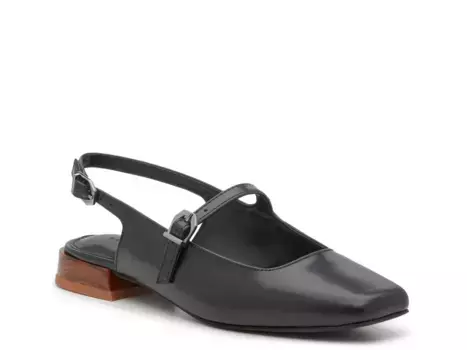 Esme Mary Jane Sanctuary, Black