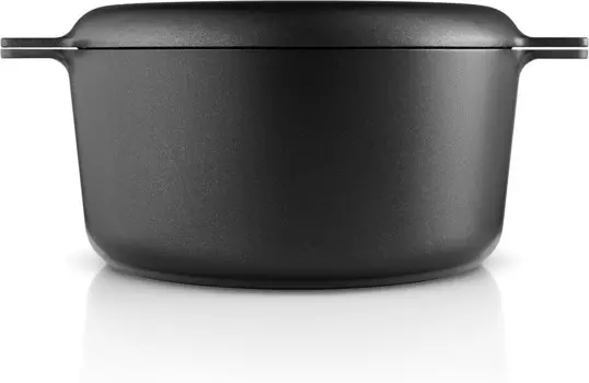 ЕВА СОЛО | Скандинавская кухонная кастрюля 4,7 кварты | Легкий алюминий, простота в обращении и малый вес | Подходит для всех источников тепла, включая индукционные | Легко чистить | Датский дизайн, функциональность и качество Eva Solo