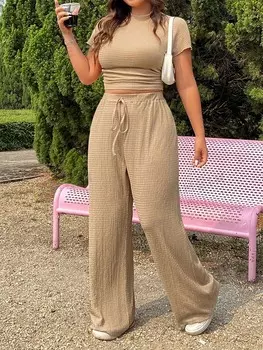 EZwear Трикотажная футболка и брюки больших размеров с повседневным комплектом плиссированных бретелей Shein, хаки