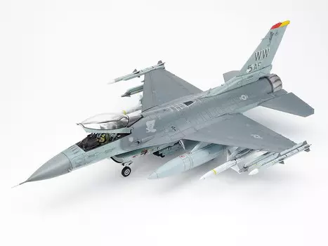 F-16CJ Fighting Falcon 1:48 Tamiya 61098