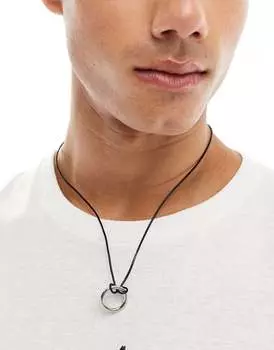 Faded Future – колье из черной нити с подвеской в виде круга