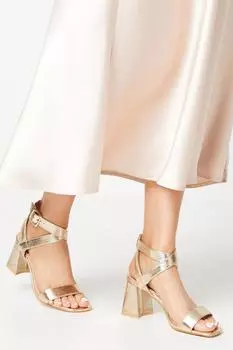 Faith: босоножки Emilie на высоком блочном каблуке с закрытой пряжкой Dorothy Perkins, золото