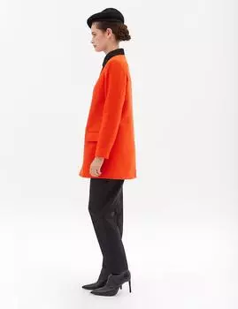 Фактурная куртка на двух пуговицах Кораллового цвета Kayra