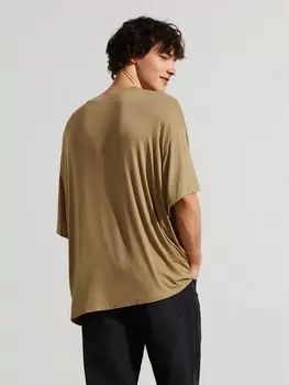 Fanverse ко Дню Земли выбирает мужские футболки, заниженные плечи, графику, мультфильмы и персонажи, хаки